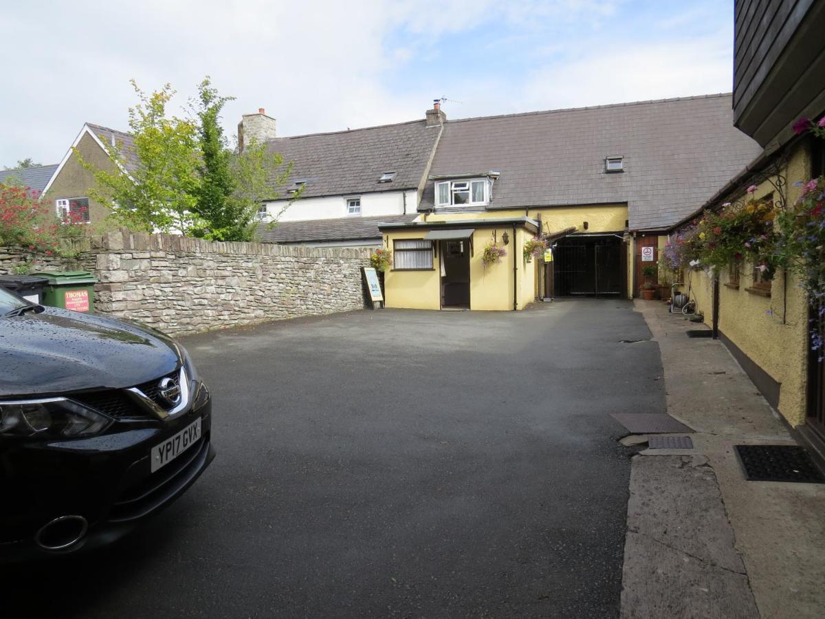 Borderers Inn Brecon Exterior photo